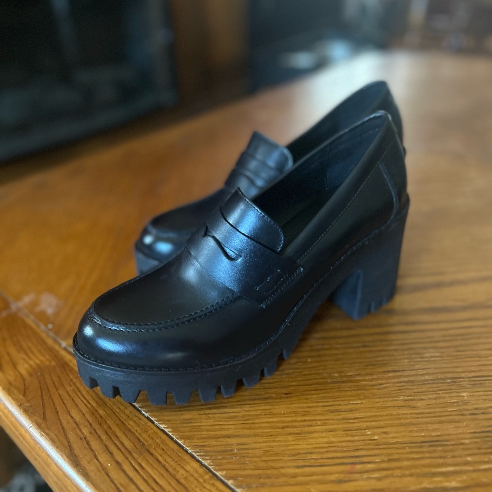 Brand New Steve Madden Platform Heel Loafers Women’s